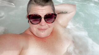 BBW caught masterbating in Hot Tub