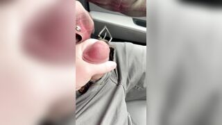 Amateur couple handjob while driving