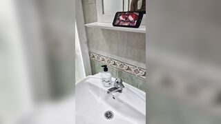 Caught roommate masturbating in the bathroom watching pornhub