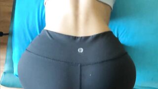 Amateur girlfriend dry hump and cumshot yogapants